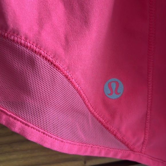 Lululemon bitty hot shorts with drawstring - Picture 6 of 10